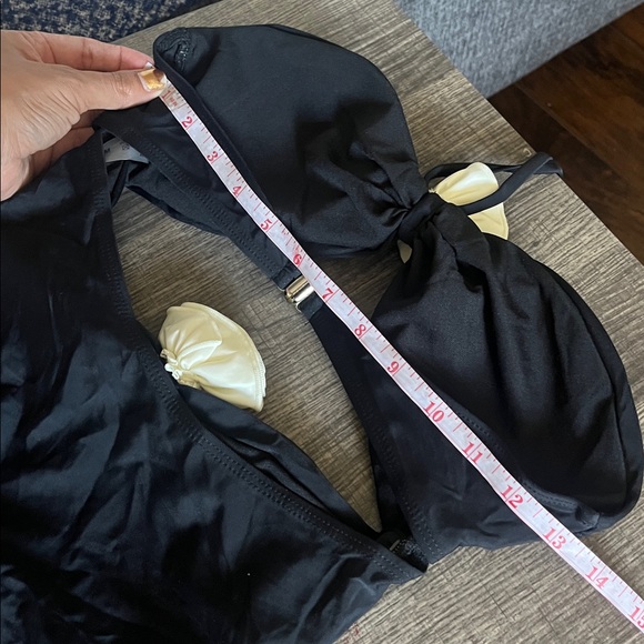 Black open front bikini with Roses - Picture 10 of 11